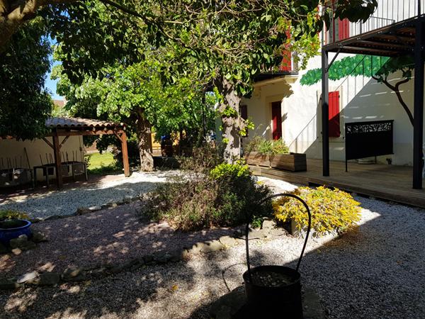 Propriété avec six gîtes, piscine et spa, axe Limoux/Carcassonne