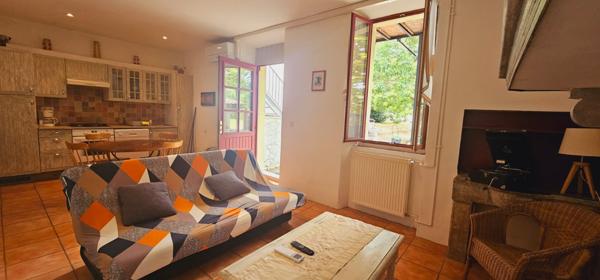 Propriété avec six gîtes, piscine et spa, axe Limoux/Carcassonne