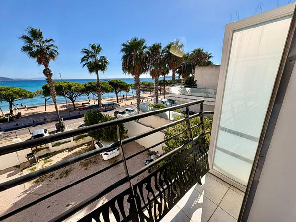 Studio à louer en dernier étage avec vue mer à La Ciotat - Exclusivité NESTENN