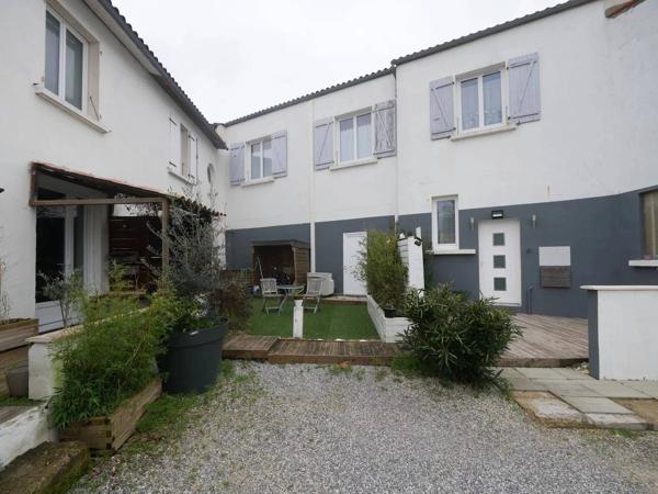 Vente immobilière : Immeuble à Aigrefeuille-d'Aunis  11 pièces 316 m² 562 000 €- Espace Immobilier.