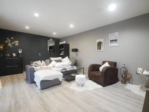 Vente immobilière : Immeuble à Aigrefeuille-d'Aunis  11 pièces 316 m² 562 000 €- Espace Immobilier.