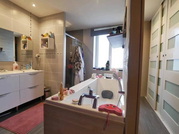 Vente immobilière : Immeuble à Aigrefeuille-d'Aunis  11 pièces 316 m² 562 000 €- Espace Immobilier.