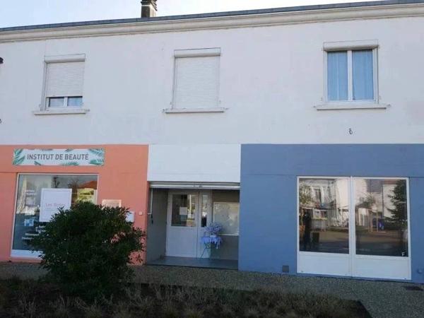 Vente immobilière : Immeuble à Aigrefeuille-d'Aunis  11 pièces 316 m² 562 000 €- Espace Immobilier.