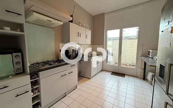 Immeuble à vendre    12 pièces • 350 m2 Béthune