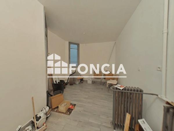 Location Local commercial 5 pièces 101.2 m² - Toulon 83000