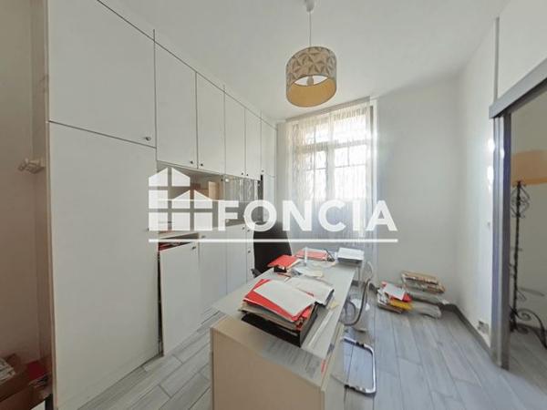 Location Local commercial 5 pièces 101.2 m² - Toulon 83000