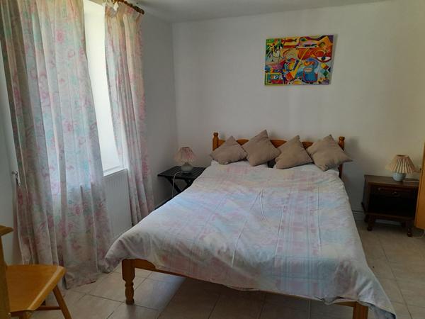 Maison en pierre sur joli terrain arboré et vallonné à Saint Martin des Fontaines