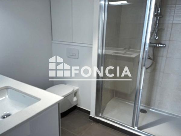 Location Studio 28 m² - 2-4-6 PLACE DES FAINEANTS Grasse 06130