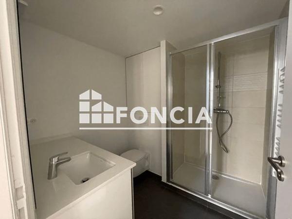 Location Studio 28 m² - 2-4-6 PLACE DES FAINEANTS Grasse 06130