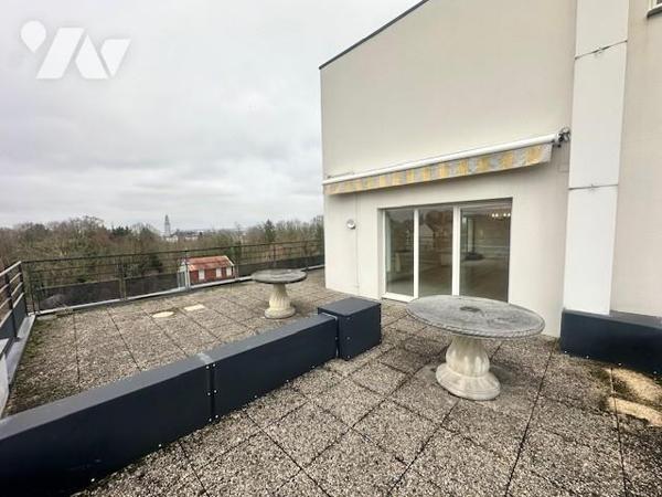 APPARTEMENT AMIENS, type 4 avec terrasse de 70m², stationnements, TRES RARE
