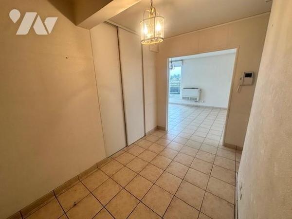 APPARTEMENT AMIENS, type 4 avec terrasse de 70m², stationnements, TRES RARE