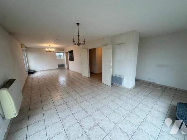 APPARTEMENT AMIENS, type 4 avec terrasse de 70m², stationnements, TRES RARE