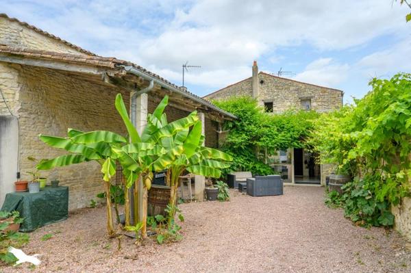 Maison à vendre 379 080 € Sainte-Soulle 5 p 196 m² DPE E