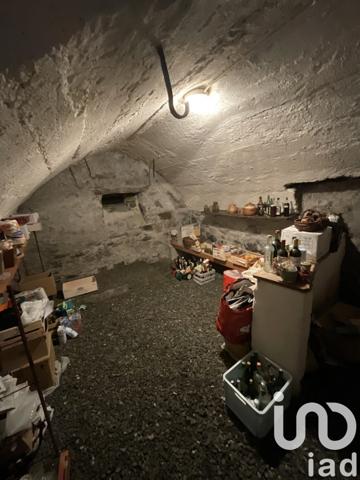 Maison traditionnelle 9 pièces de 289 m² à Magland (74300)