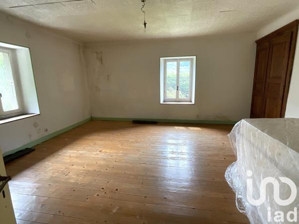 Maison traditionnelle 9 pièces de 289 m² à Magland (74300)