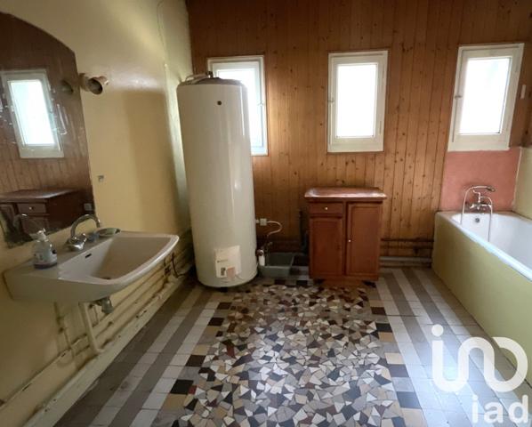 Maison traditionnelle 9 pièces de 289 m² à Magland (74300)