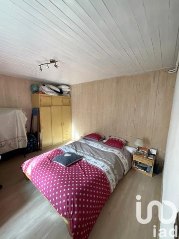 Maison traditionnelle 9 pièces de 289 m² à Magland (74300)