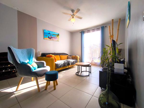 Maison familiale rénovée de 114 m² avec garage et terrain dans quartier calme de Carcassonne