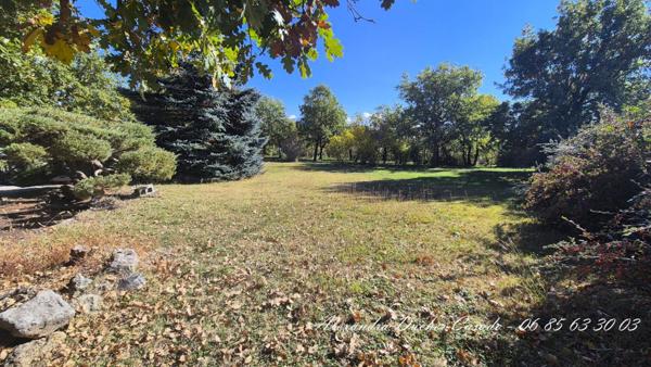 Maison d'habitation avec atelier et annexes