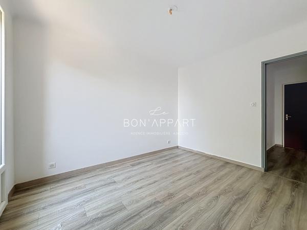 Appartement 2 pièce(s) 1 chambre(s) 46.71 m²