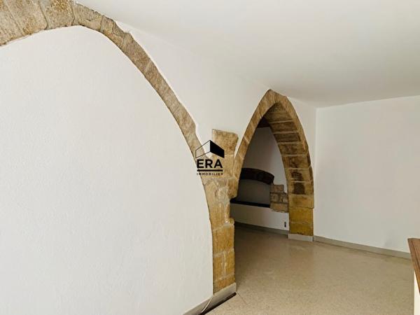 MAISON DE VILLAGE  AVEC GARAGE