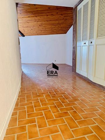 MAISON DE VILLAGE  AVEC GARAGE