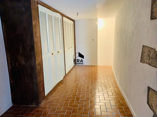 MAISON DE VILLAGE  AVEC GARAGE