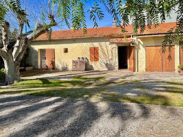 Maison
                                                                                                                                                                                                                                                                                                                        6 pièce(s)                                                                                                                                                                                                          4 chambre(s)                                                                                                                                                                                                          178  m²