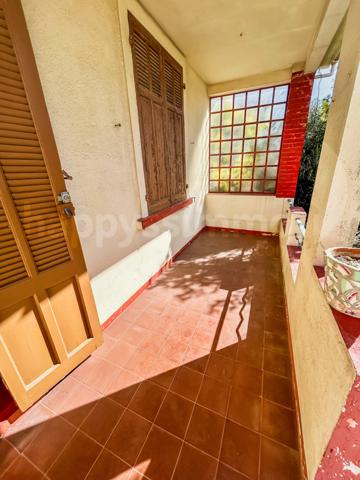 Maison
                                                                                                                                                                                                                                                                                                                        6 pièce(s)                                                                                                                                                                                                          4 chambre(s)                                                                                                                                                                                                          178  m²