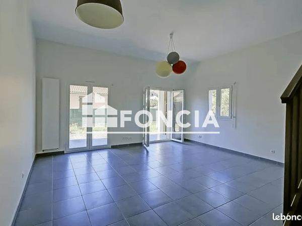 Location Appartement 5 pièces 102.82 m² - 18 AVENUE CARNOT Sathonay Camp 69580