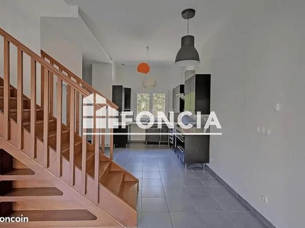 Location Appartement 5 pièces 102.82 m² - 18 AVENUE CARNOT Sathonay Camp 69580