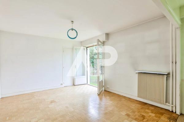 Quartier Gare - Immeuble en pierre de taille - Appartement 37 €199 900 ** - Référence 85460897