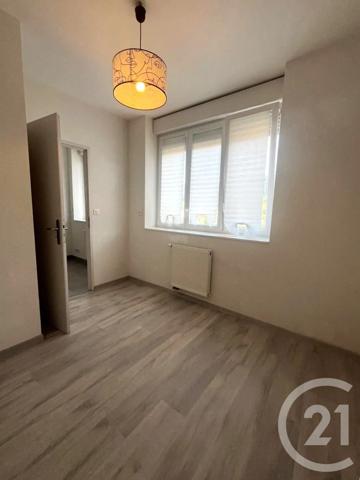 Immeuble à vendre  380,30 m 2   VILLERS LE LAC  - 25