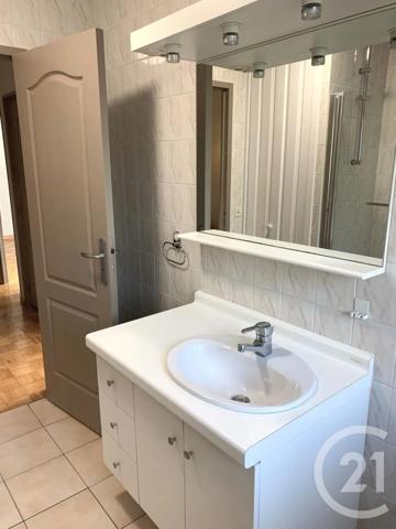 Immeuble à vendre  380,30 m 2   VILLERS LE LAC  - 25