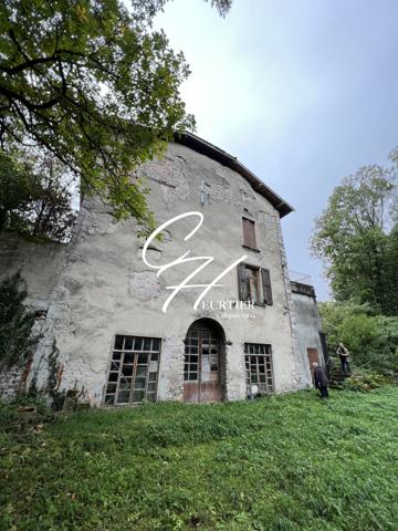 LUMBIN: Ancien moulin de 6 pieces + dépendances
