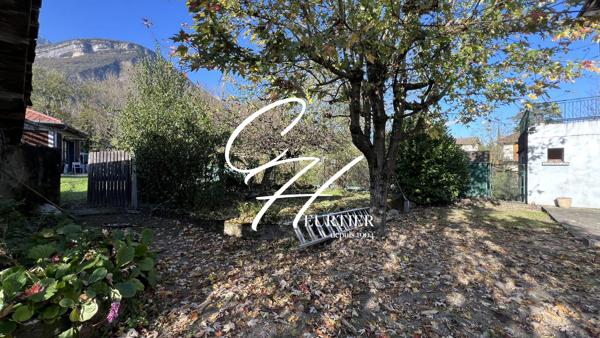 LUMBIN: Ancien moulin de 6 pieces + dépendances