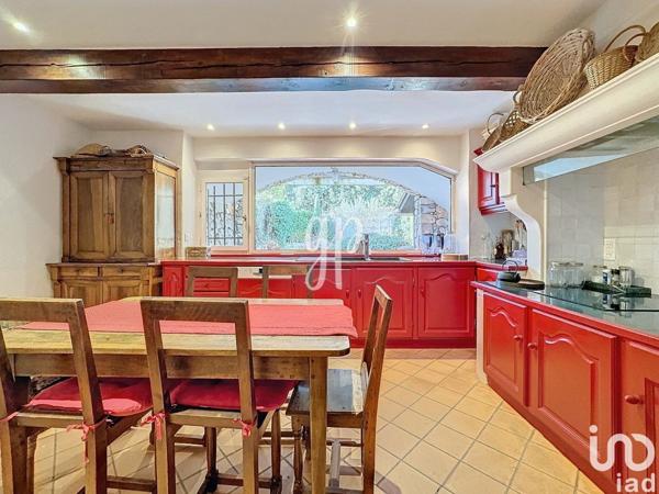 Maison à vendre 4 pièces 205 m² Mérindol