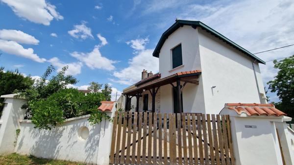 Maison familiale 3 chambres avec garage, cave et jardin à Montceau-les-Mines