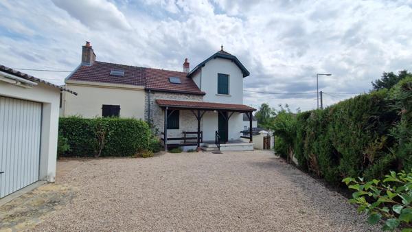 Maison familiale 3 chambres avec garage, cave et jardin à Montceau-les-Mines