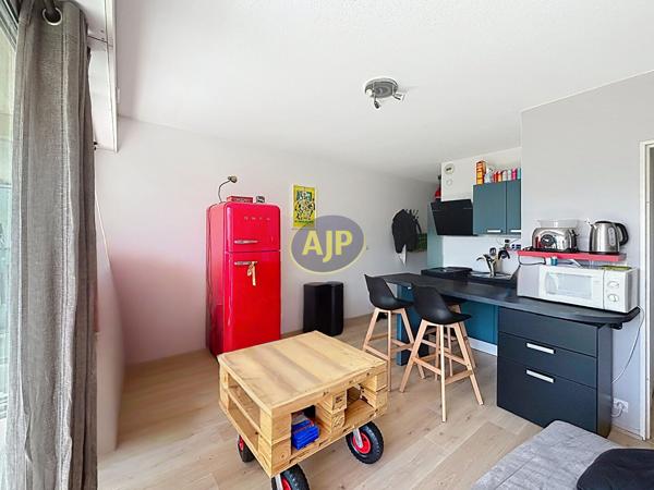 Appartement à louer La Rochelle : 2 pièces, 30m² avec 1 chambre(s) à 736€ - AJP Immobilier Rochefort