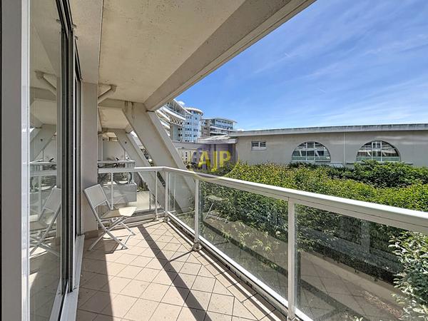 Appartement à louer La Rochelle : 2 pièces, 30m² avec 1 chambre(s) à 736€ - AJP Immobilier Rochefort