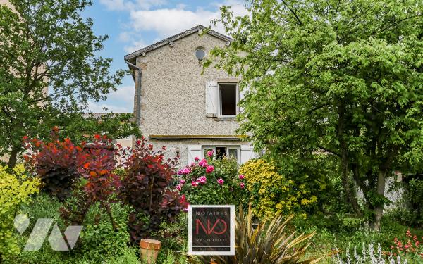 MAISON DE VILLE EN PLEIN CENTRE DE BRINDAS