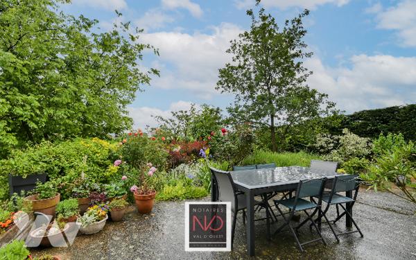 MAISON DE VILLE EN PLEIN CENTRE DE BRINDAS