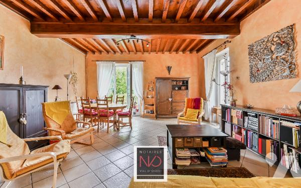 MAISON DE VILLE EN PLEIN CENTRE DE BRINDAS