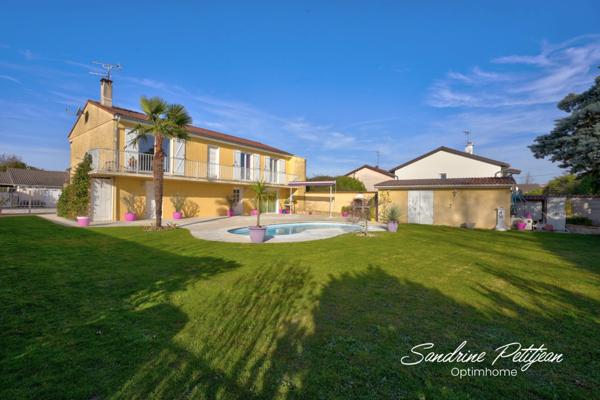 Maison familiale 143 m² 6 pièces - Piscine - Au calme - Saint André de Corcy