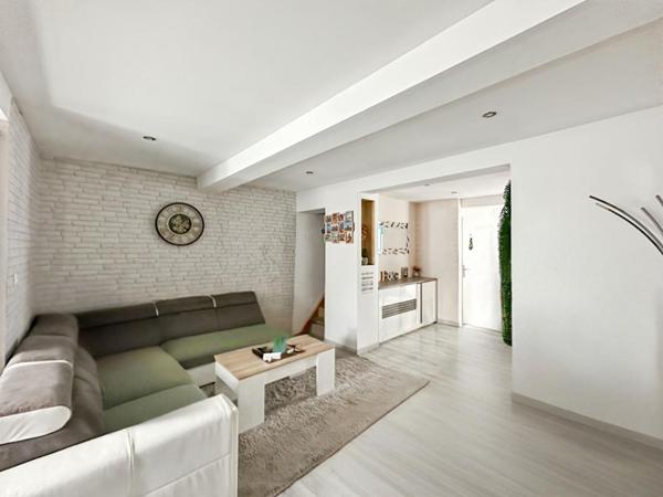 NOUVEAUTÉ ? Maison semi-mitoyenne à Les Mazures (08500)