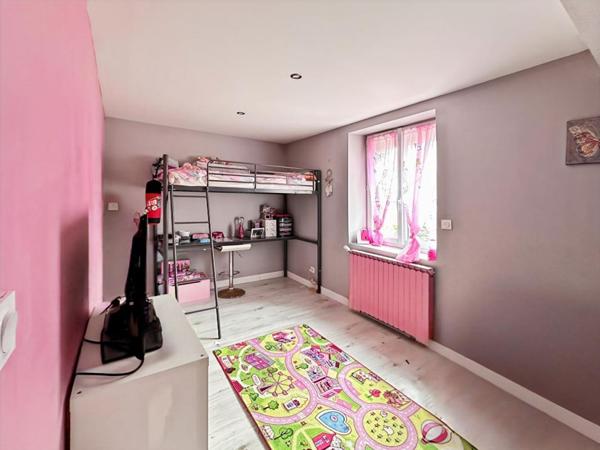 NOUVEAUTÉ ? Maison semi-mitoyenne à Les Mazures (08500)