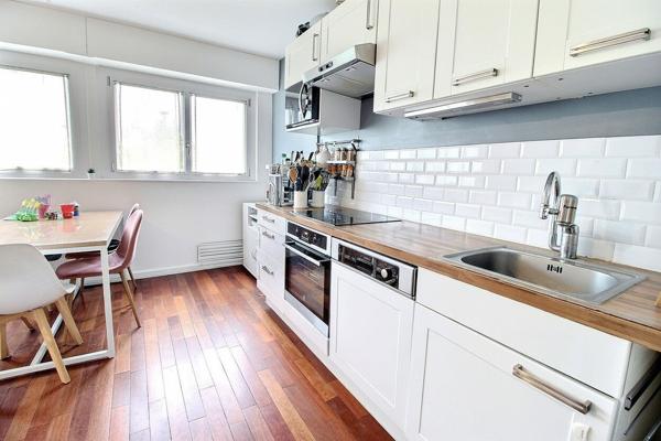 Appartement Courbevoie 3 pièces indépendant Charras transports commerces balcon DPE D investissement premier achat
