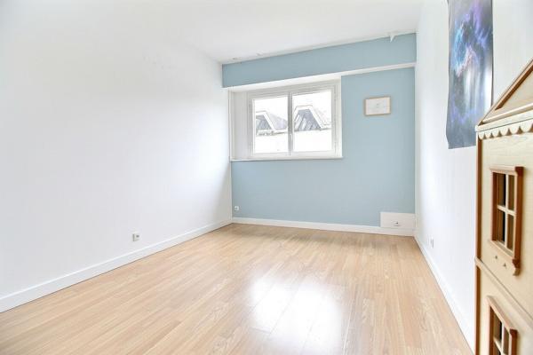 Appartement Courbevoie 3 pièces indépendant Charras transports commerces balcon DPE D investissement premier achat