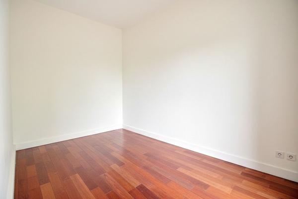 Appartement Courbevoie 3 pièces indépendant Charras transports commerces balcon DPE D investissement premier achat
